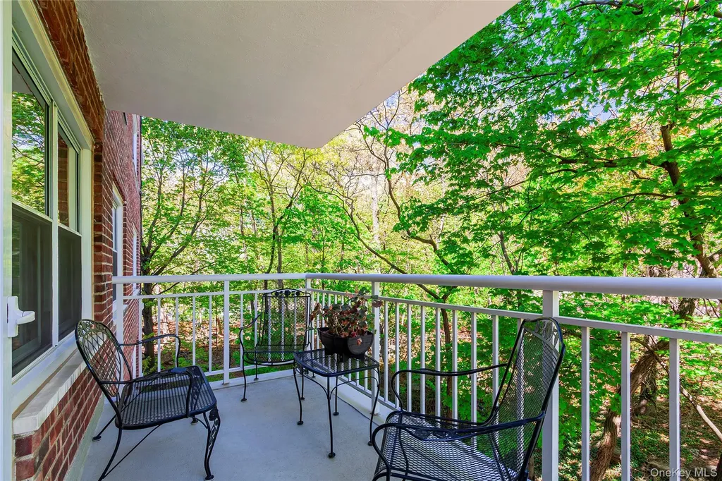 3935 Blackstone Avenue Bronx NY 10471