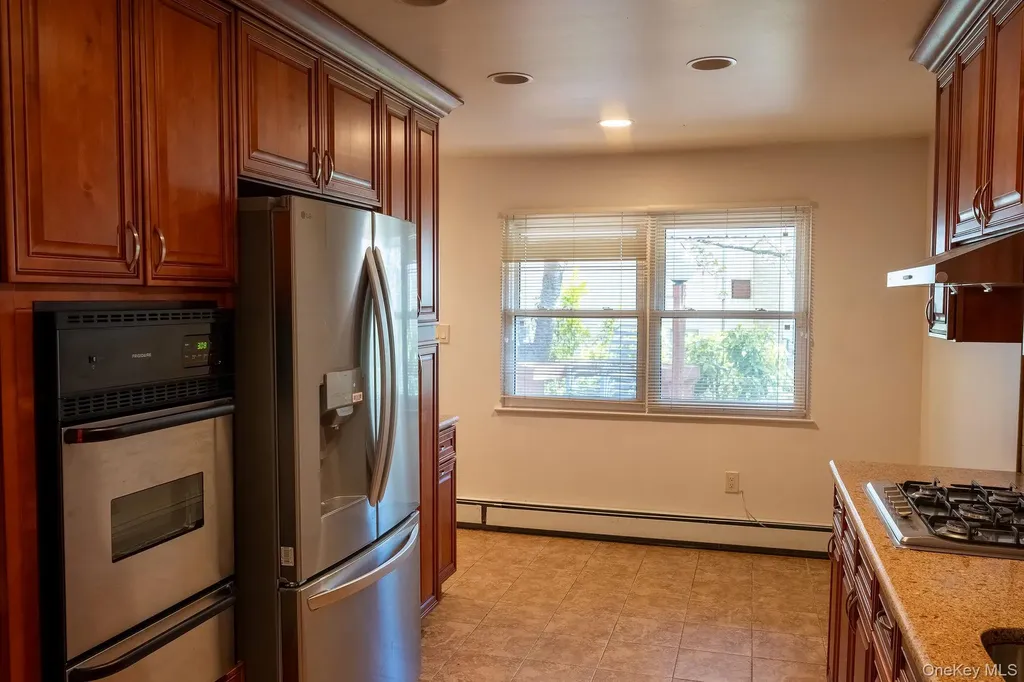 39 Deer Path Lane Syosset NY 11791
