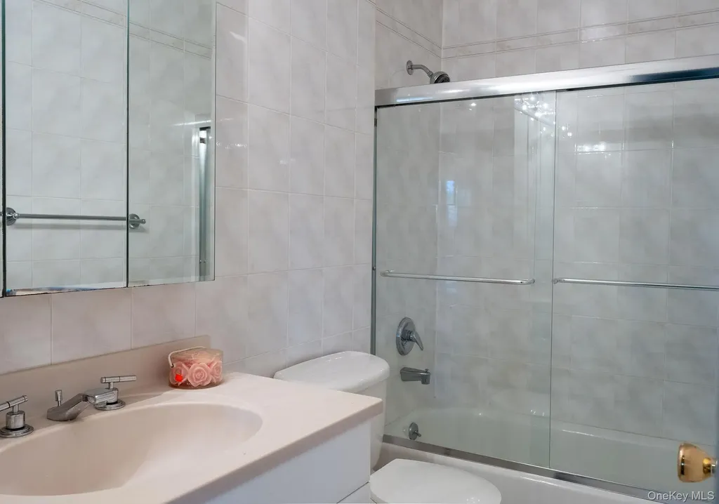 39 Deer Path Lane Syosset NY 11791