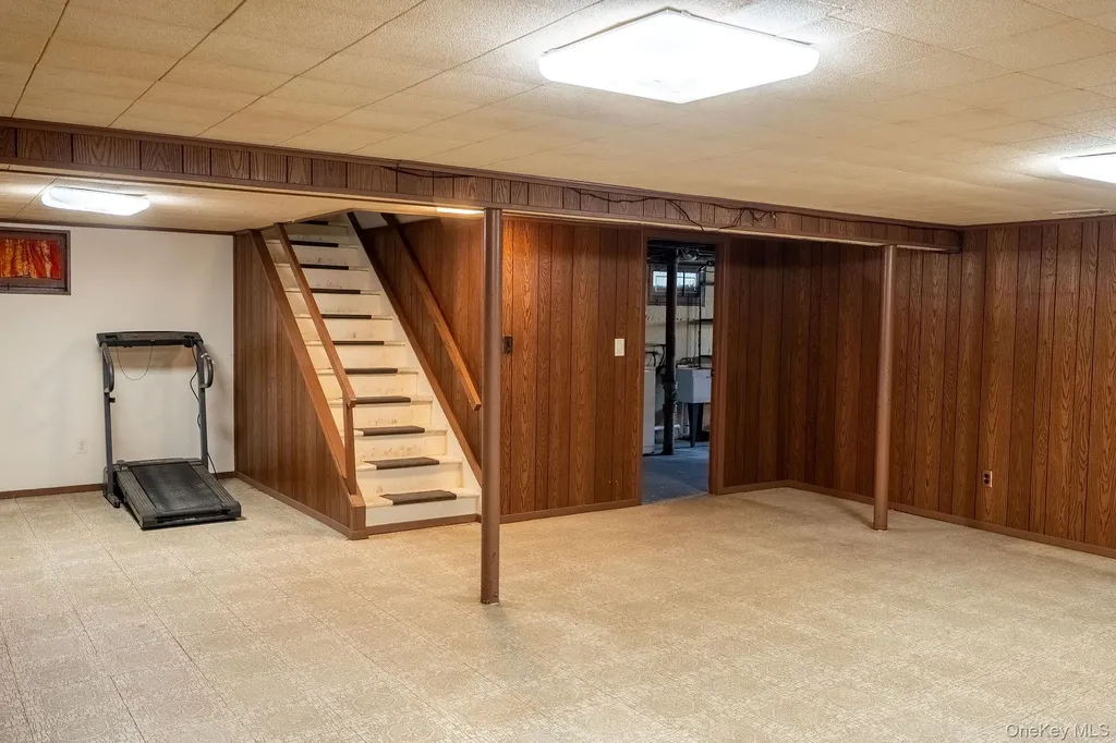 39 Deer Path Lane Syosset NY 11791