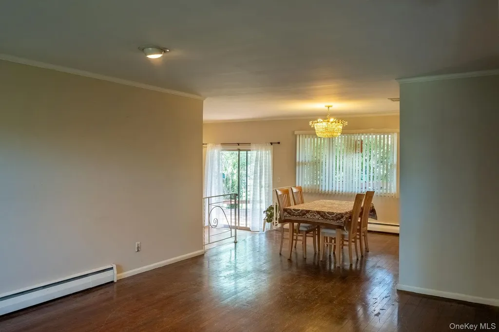 39 Deer Path Lane Syosset NY 11791