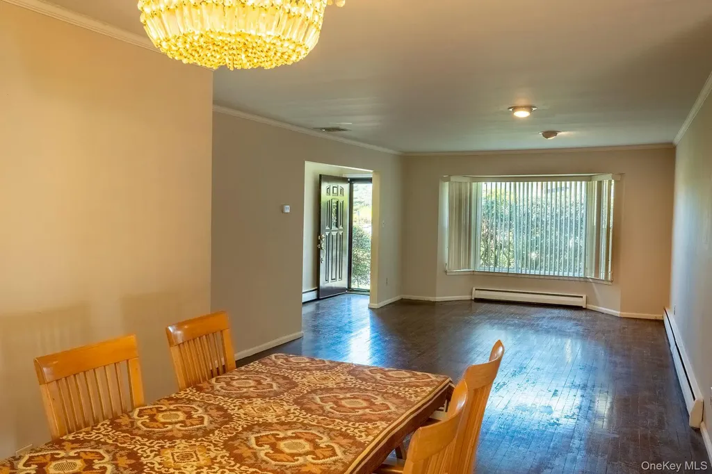 39 Deer Path Lane Syosset NY 11791