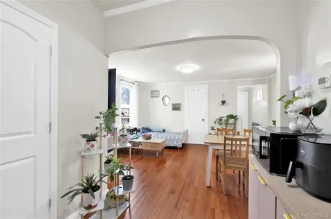 88-37 187th Street Hollis NY 11423