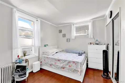 88-37 187th Street Hollis NY 11423