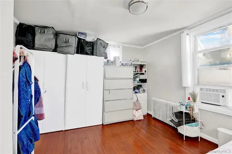88-37 187th Street Hollis NY 11423