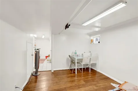 88-37 187th Street Hollis NY 11423