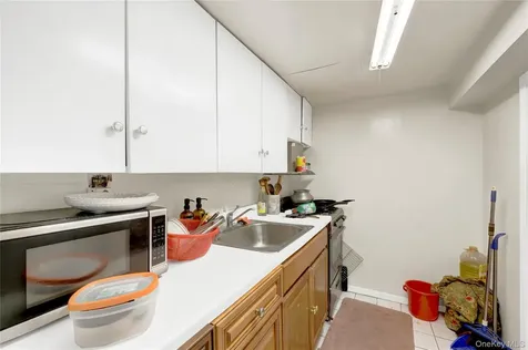 88-37 187th Street Hollis NY 11423