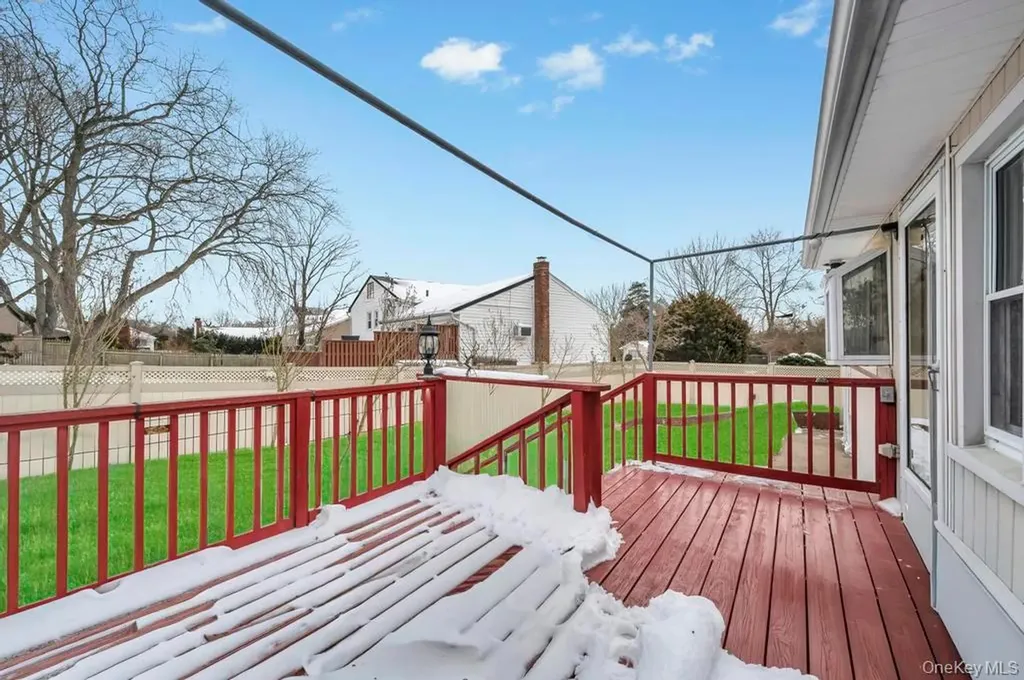 178 Gerhard Road Plainview NY 11803