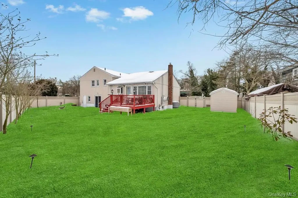 178 Gerhard Road Plainview NY 11803
