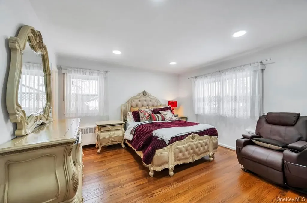 178 Gerhard Road Plainview NY 11803