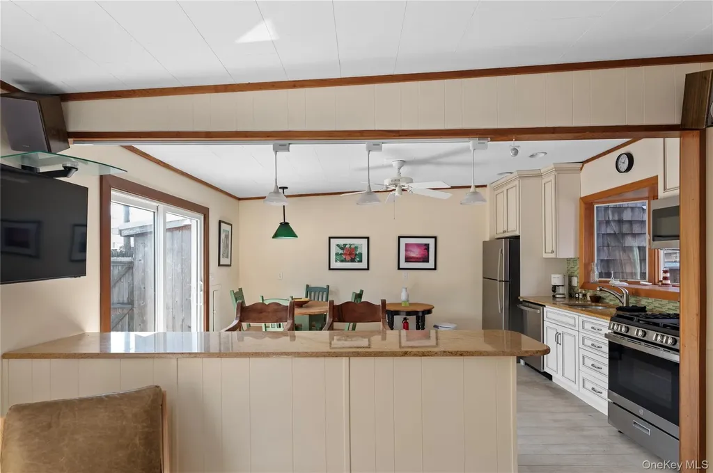 453 Dehnhoff Walk Ocean Beach NY 11770