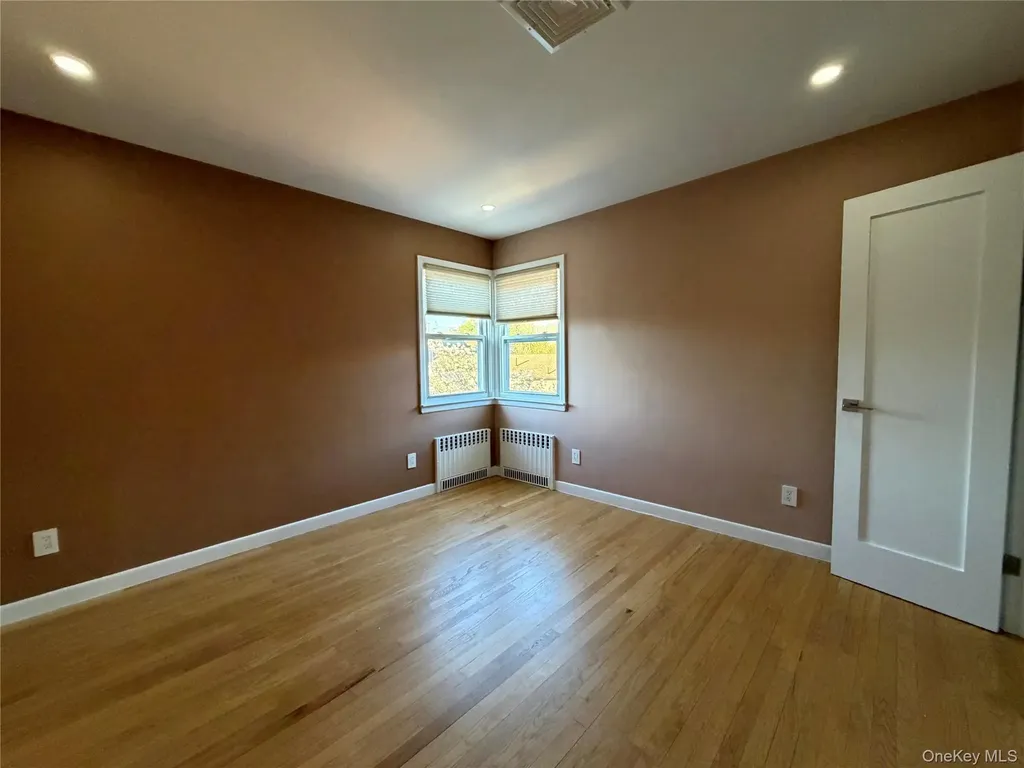 15447 20th Road Whitestone NY 11357