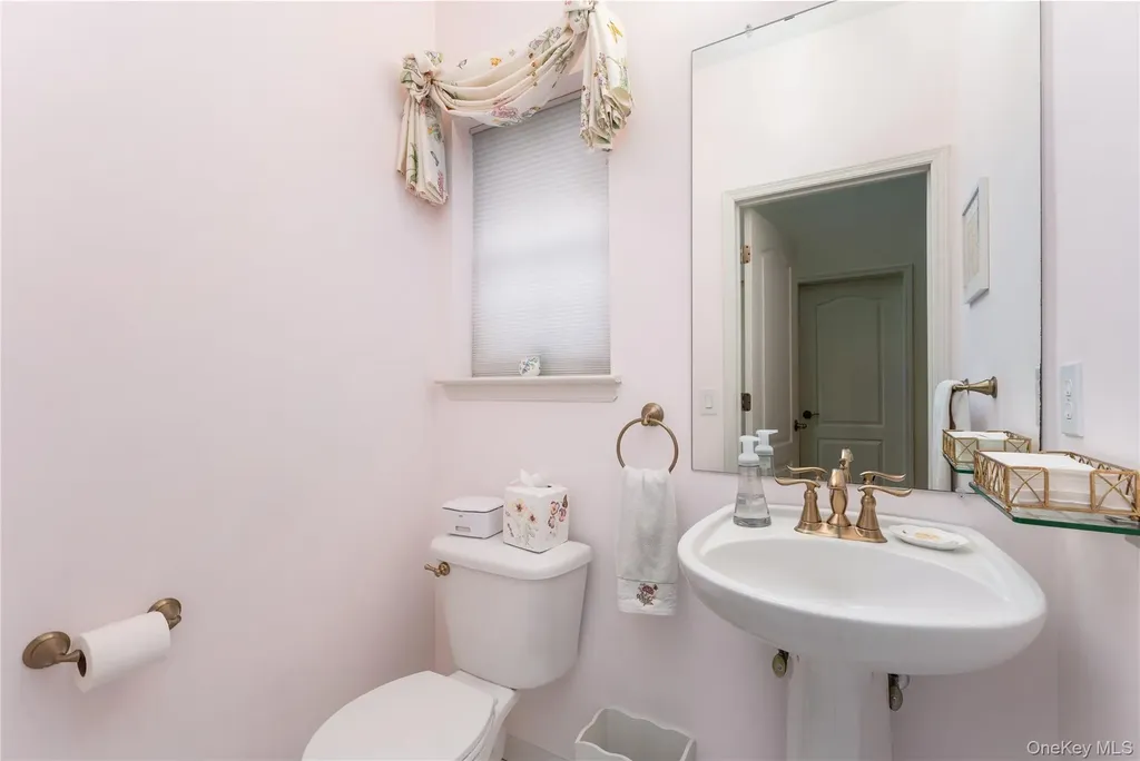 9 Framingham Lane Shoreham NY 11786