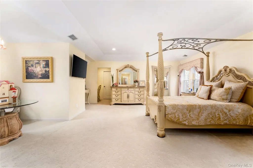 9 Framingham Lane Shoreham NY 11786