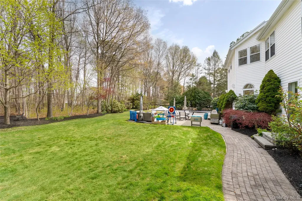 9 Framingham Lane Shoreham NY 11786