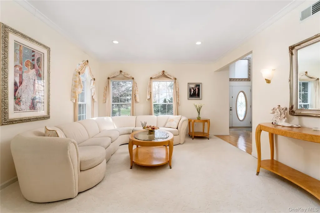 9 Framingham Lane Shoreham NY 11786