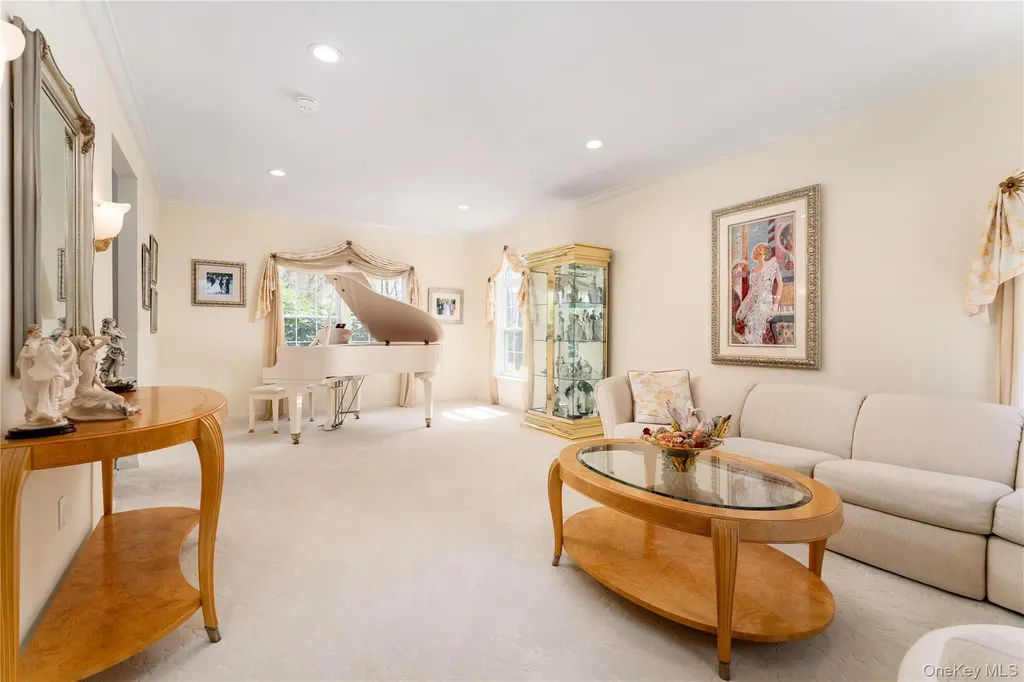9 Framingham Lane Shoreham NY 11786
