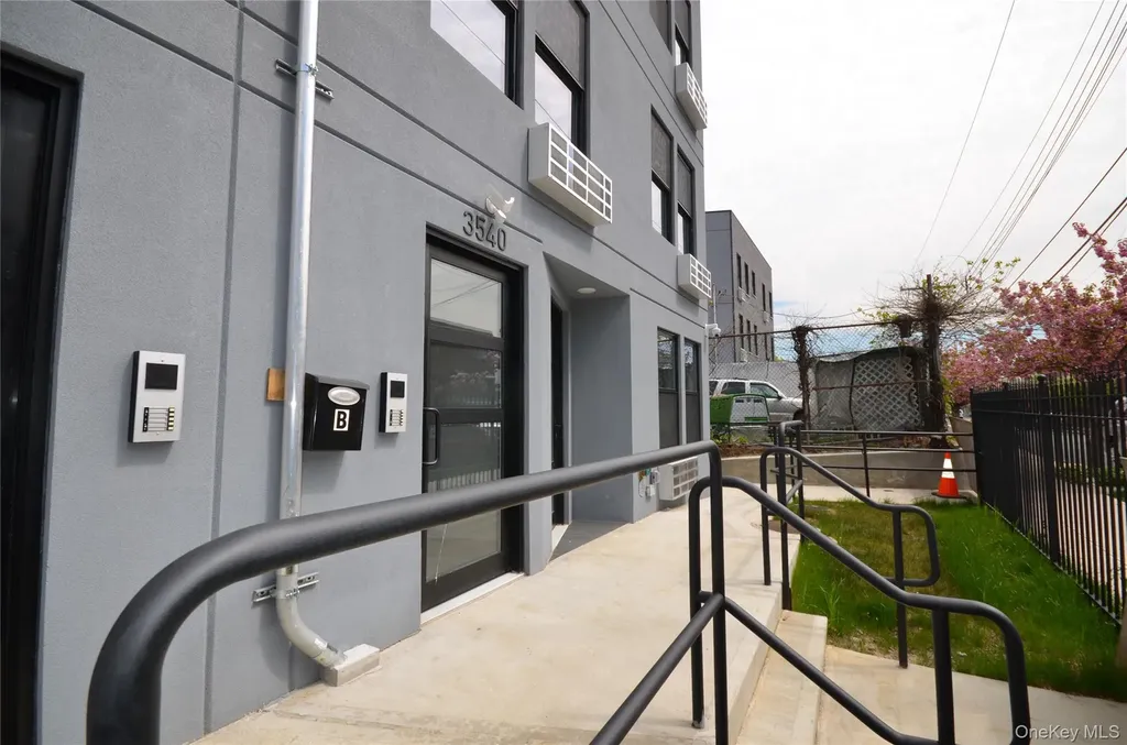 3542 Tiemann Avenue Bronx NY 10469