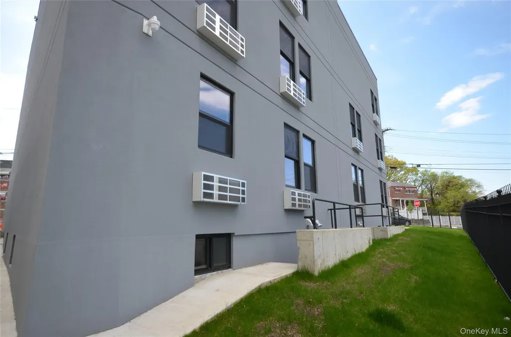 3542 Tiemann Avenue Bronx NY 10469