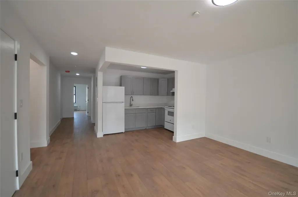 3542 Tiemann Avenue Bronx NY 10469