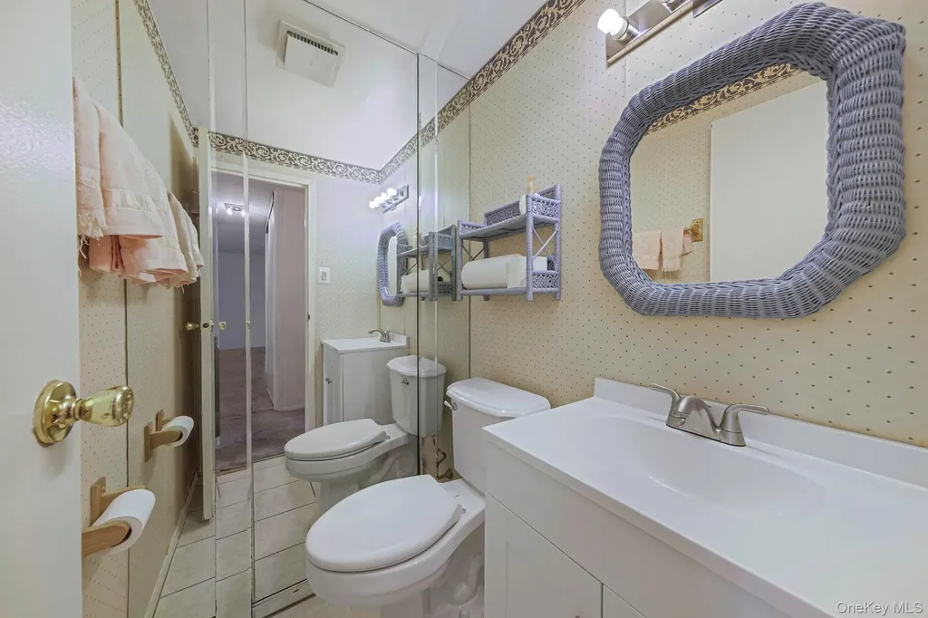 527 Daryl Drive Medford NY 11763