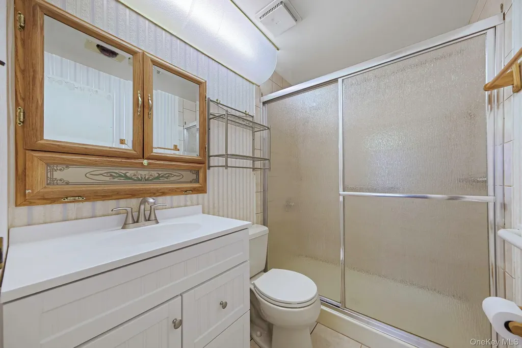 527 Daryl Drive Medford NY 11763