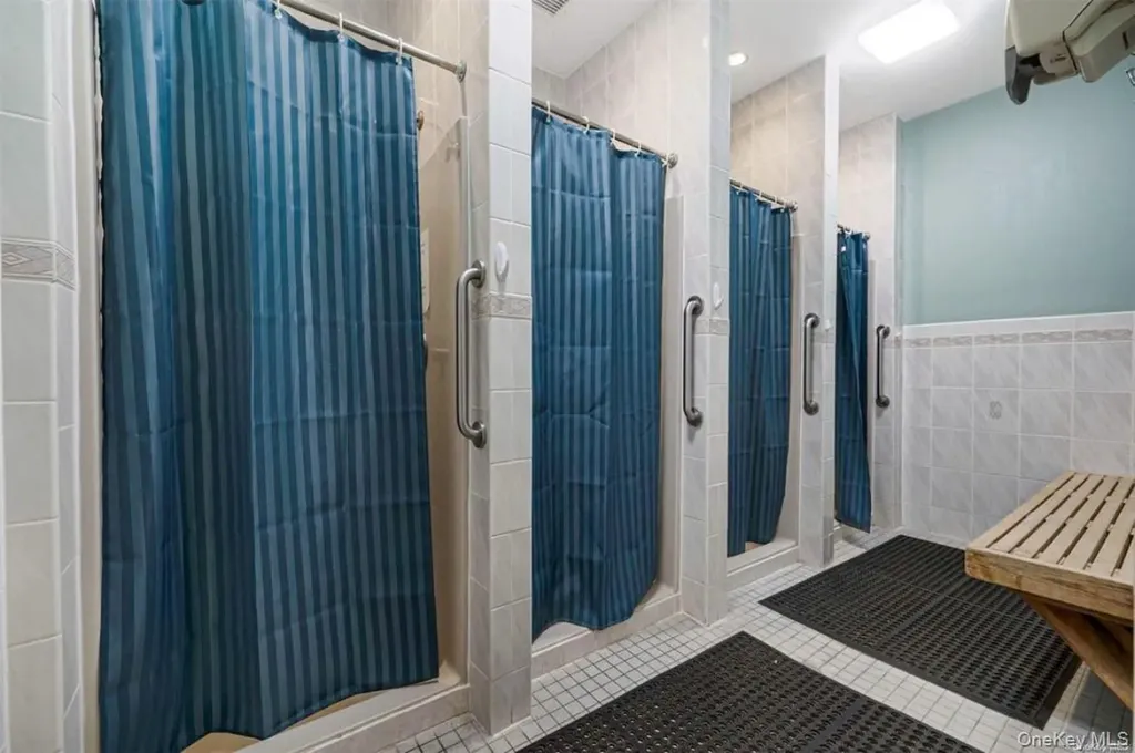 527 Daryl Drive Medford NY 11763
