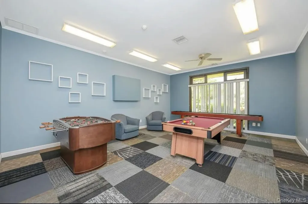 527 Daryl Drive Medford NY 11763