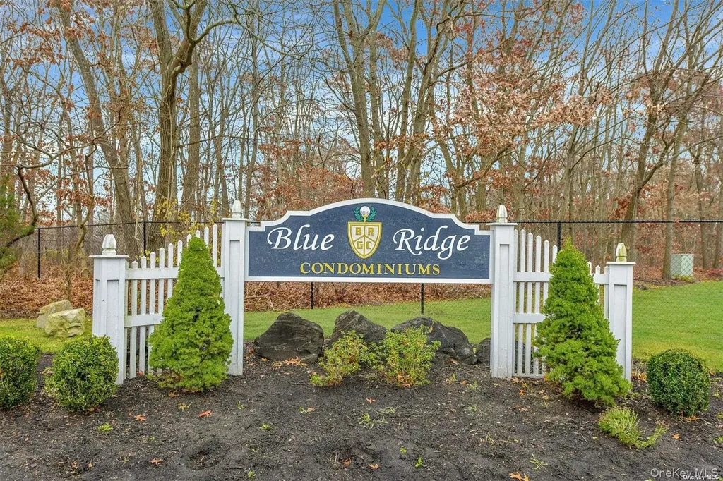 527 Daryl Drive Medford NY 11763