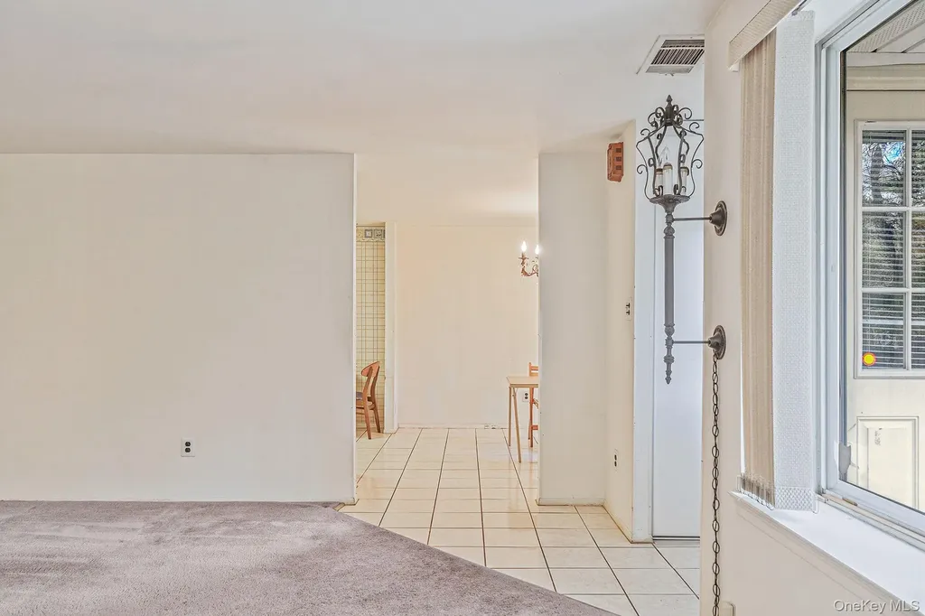 527 Daryl Drive Medford NY 11763