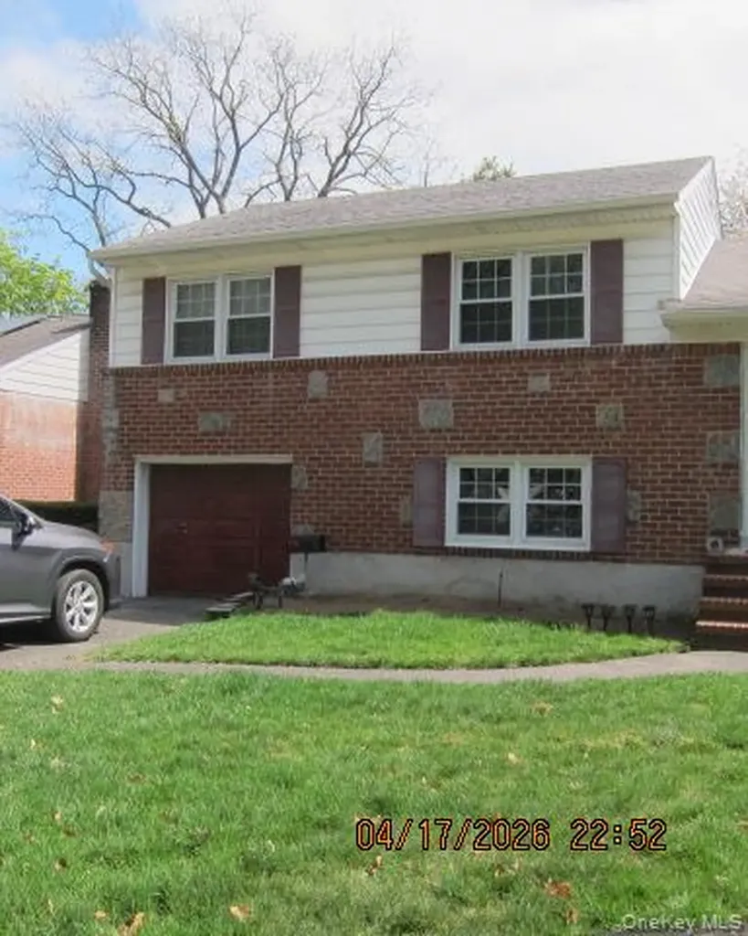 93 Woodview Road West Hempstead NY 11552