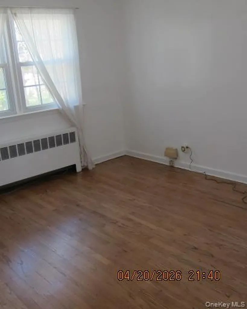93 Woodview Road West Hempstead NY 11552