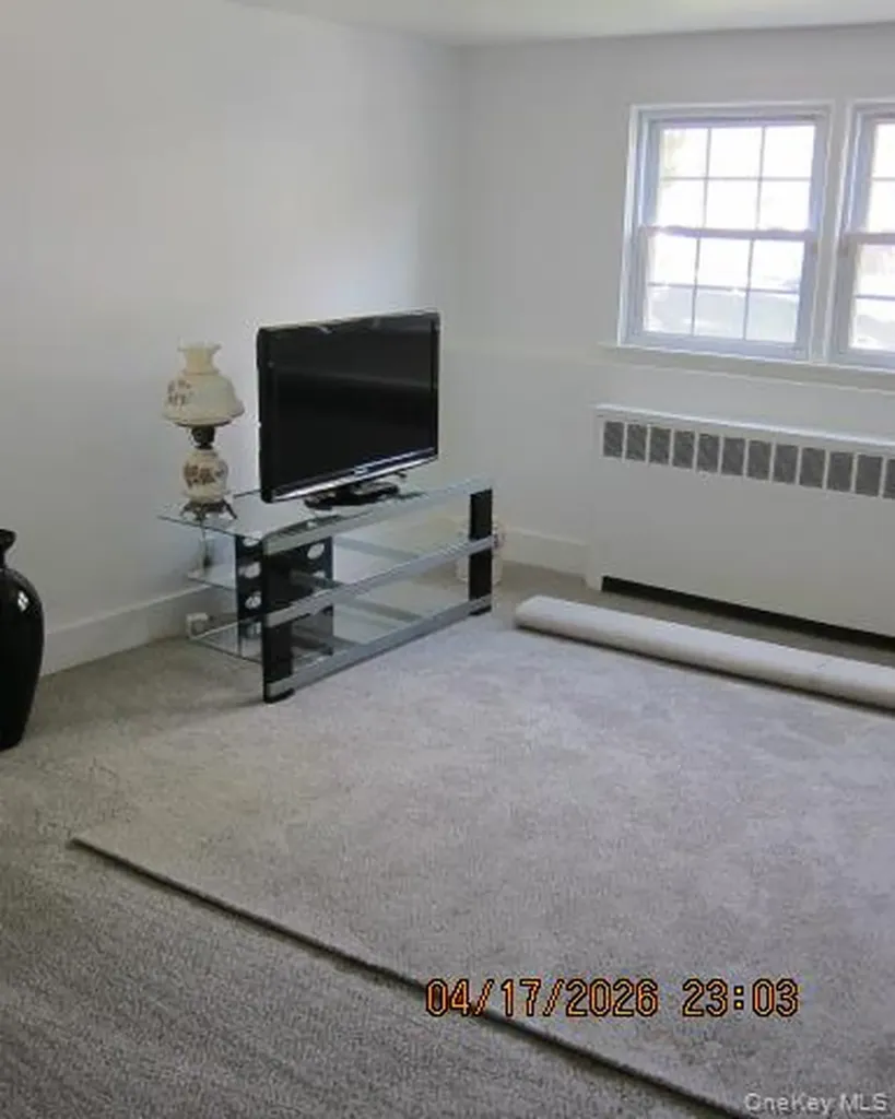93 Woodview Road West Hempstead NY 11552