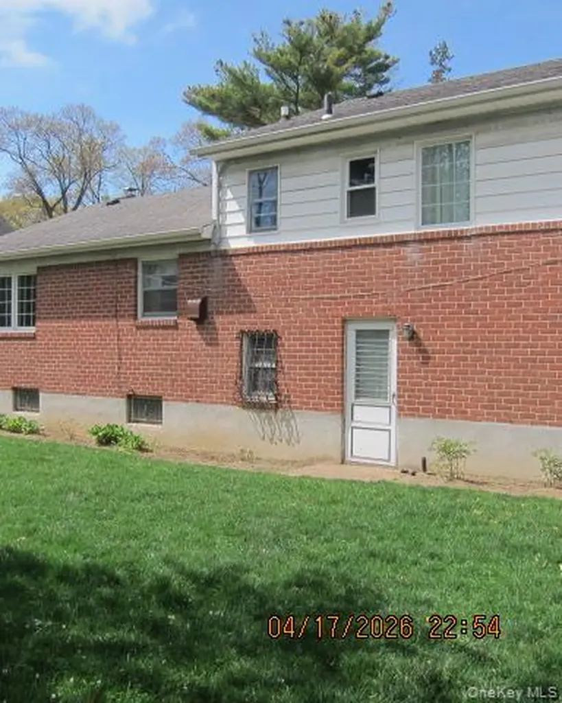 93 Woodview Road West Hempstead NY 11552