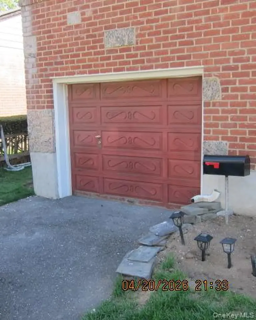 93 Woodview Road West Hempstead NY 11552