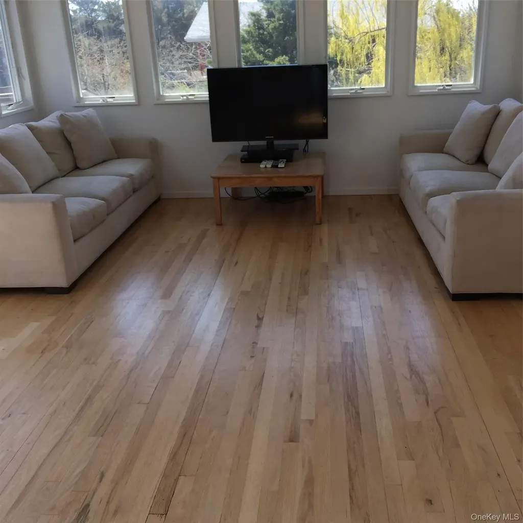 42 Evergreen Seaview NY 11770