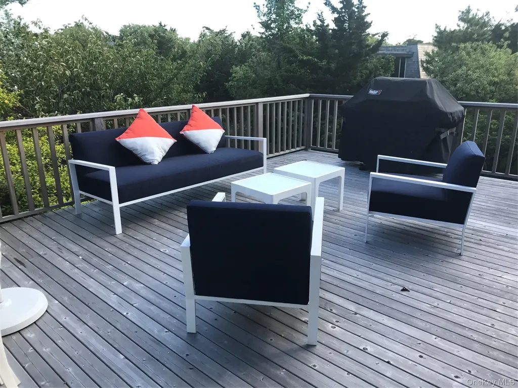42 Evergreen Seaview NY 11770