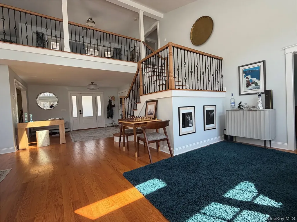 27 Deer Path Quogue NY 11959