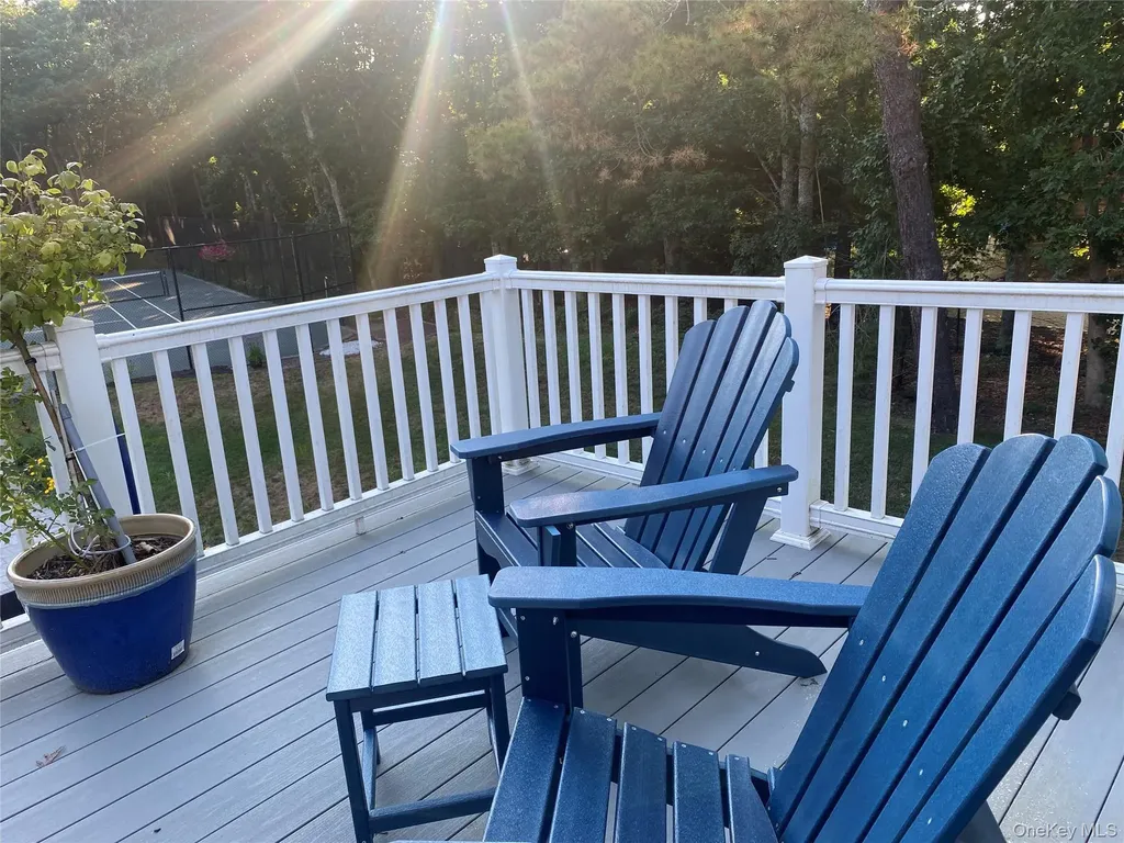 27 Deer Path Quogue NY 11959