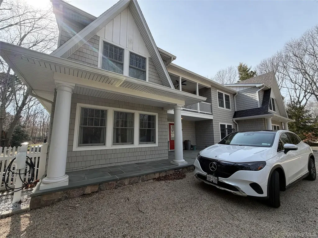 27 Deer Path Quogue NY 11959