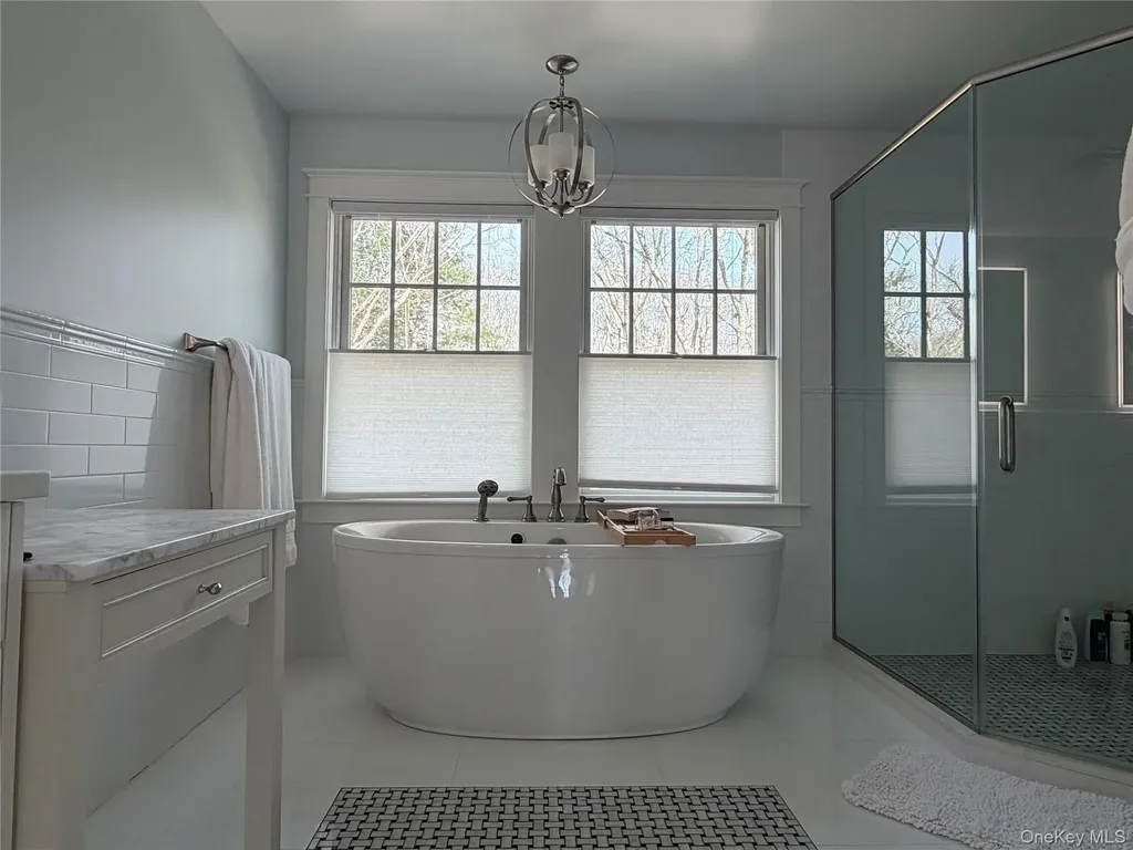 27 Deer Path Quogue NY 11959