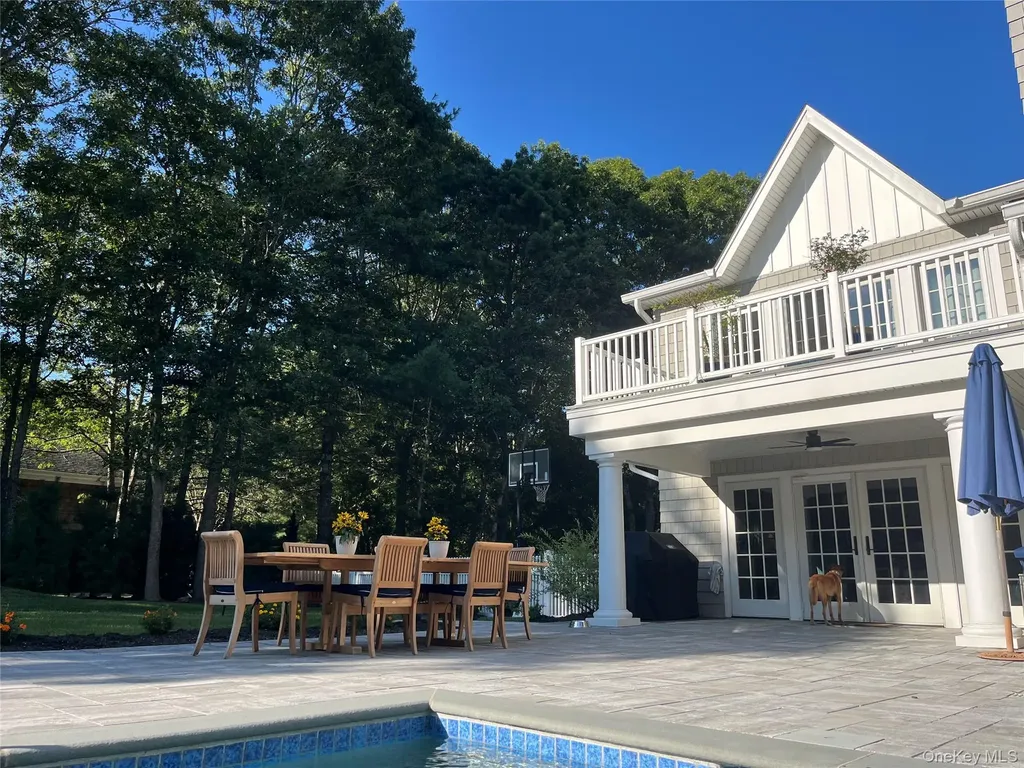 27 Deer Path Quogue NY 11959