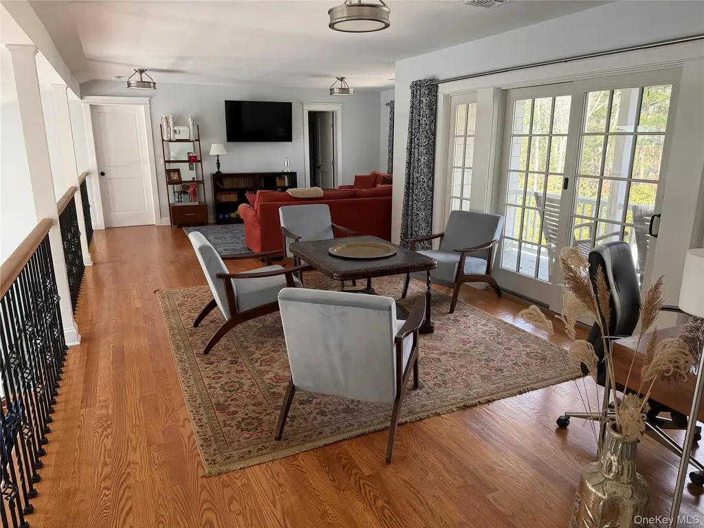 27 Deer Path Quogue NY 11959