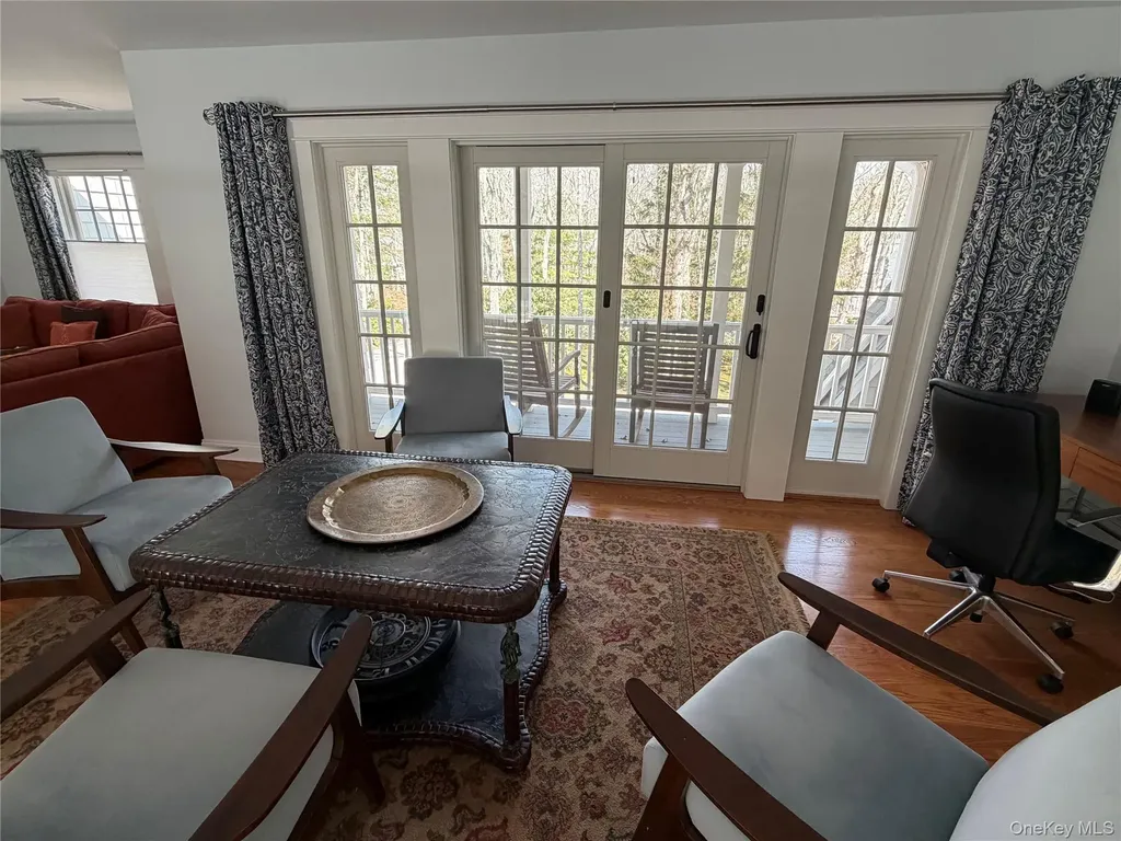 27 Deer Path Quogue NY 11959