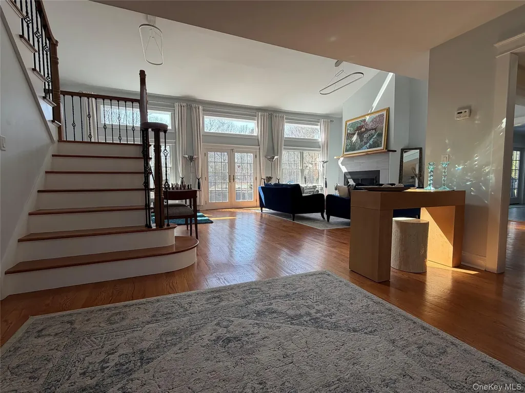 27 Deer Path Quogue NY 11959