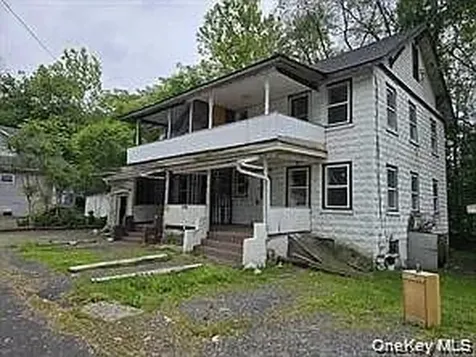 19 Tyrone Thomas Lane Ellenville NY 12428