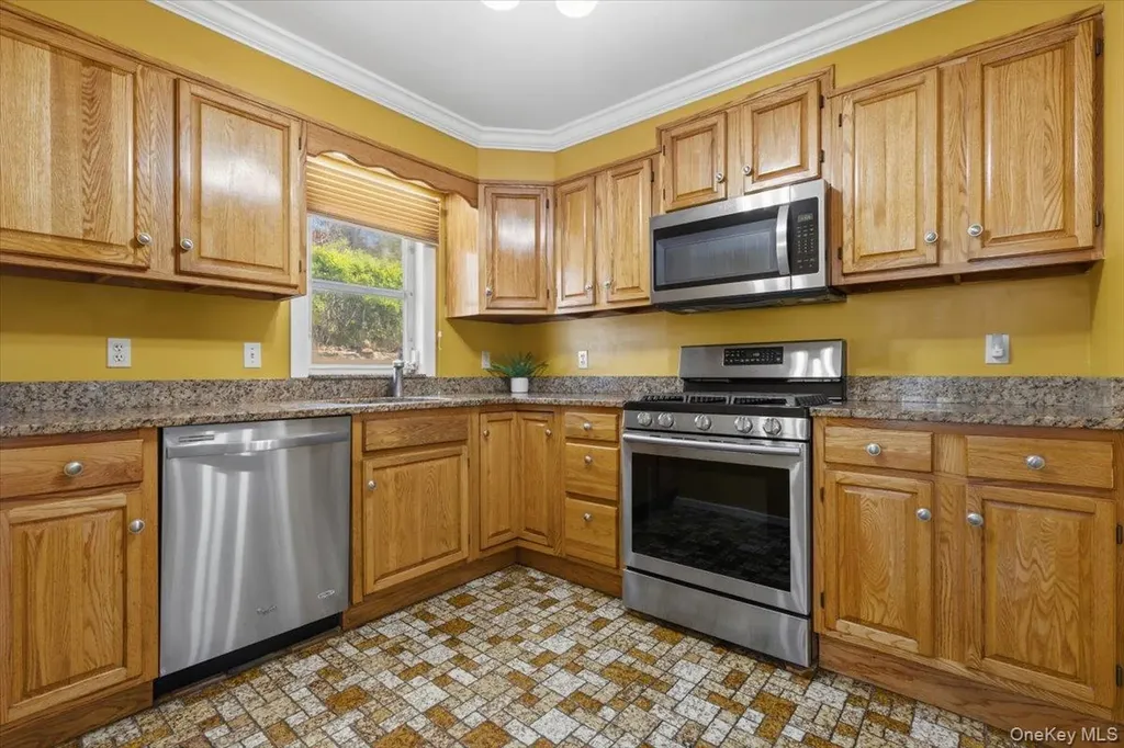 11 Daisy Drive Mahopac NY 10541