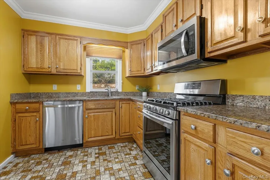 11 Daisy Drive Mahopac NY 10541