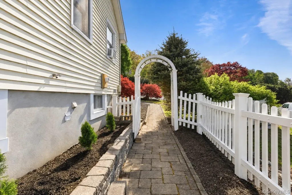 11 Daisy Drive Mahopac NY 10541