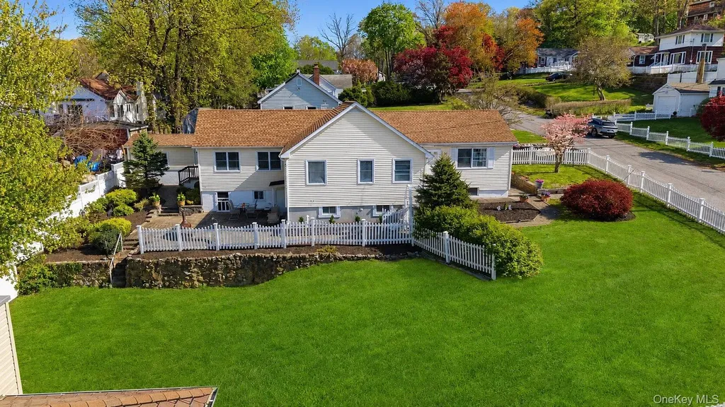11 Daisy Drive Mahopac NY 10541